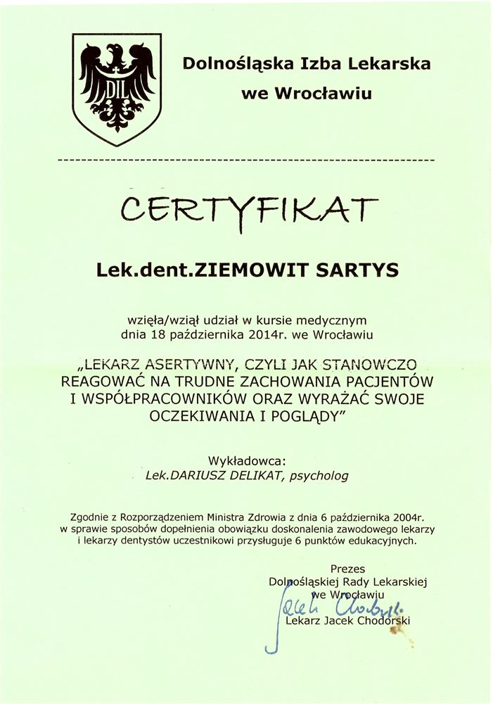 Certyfikat — lek. stom. Ziemowit Sartys